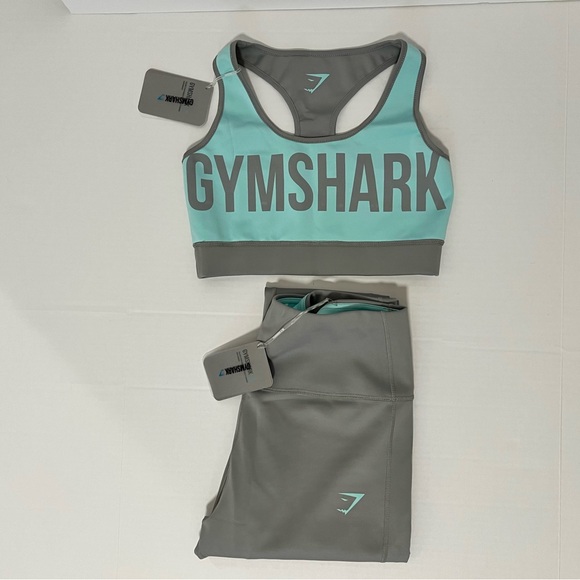 Gymshark Reversible Set - Picture 2 of 9